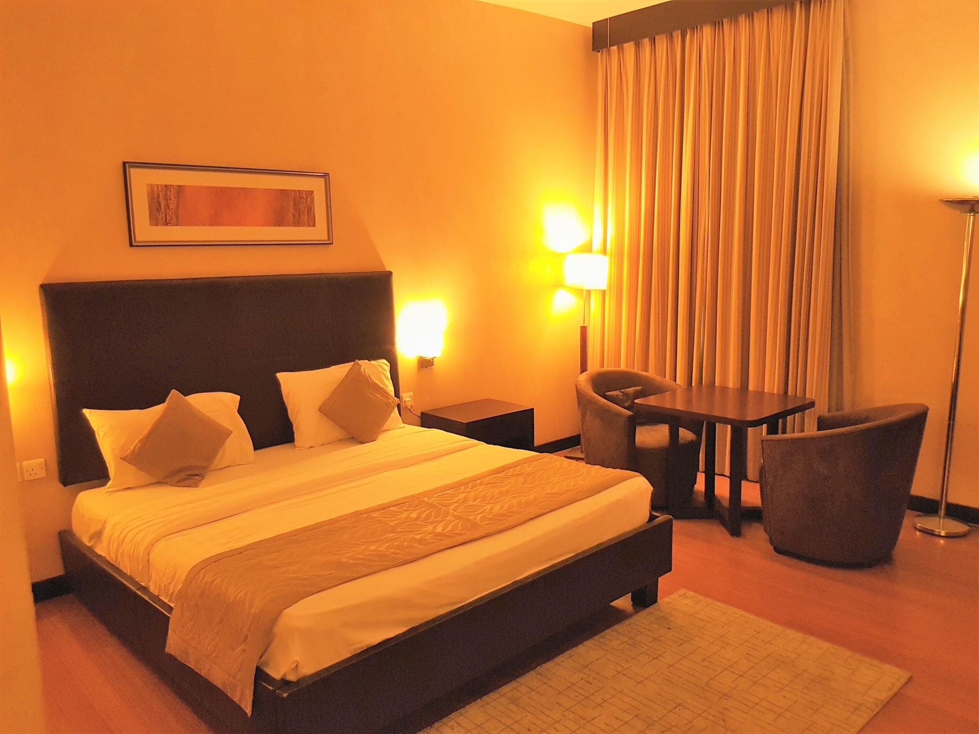 Tulip Creek Hotel Apartments Dubai Dış mekan fotoğraf