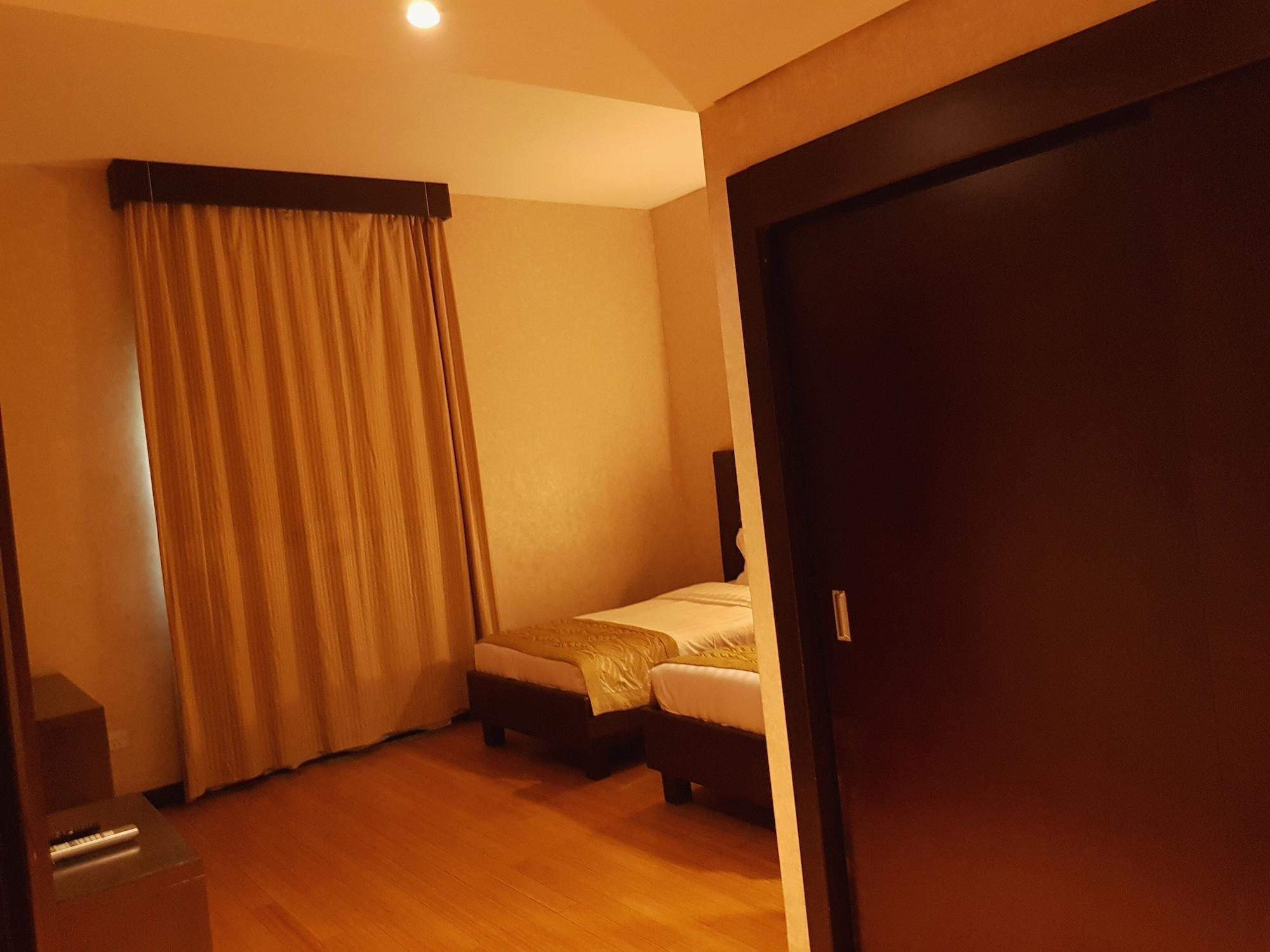 Tulip Creek Hotel Apartments Dubai Dış mekan fotoğraf