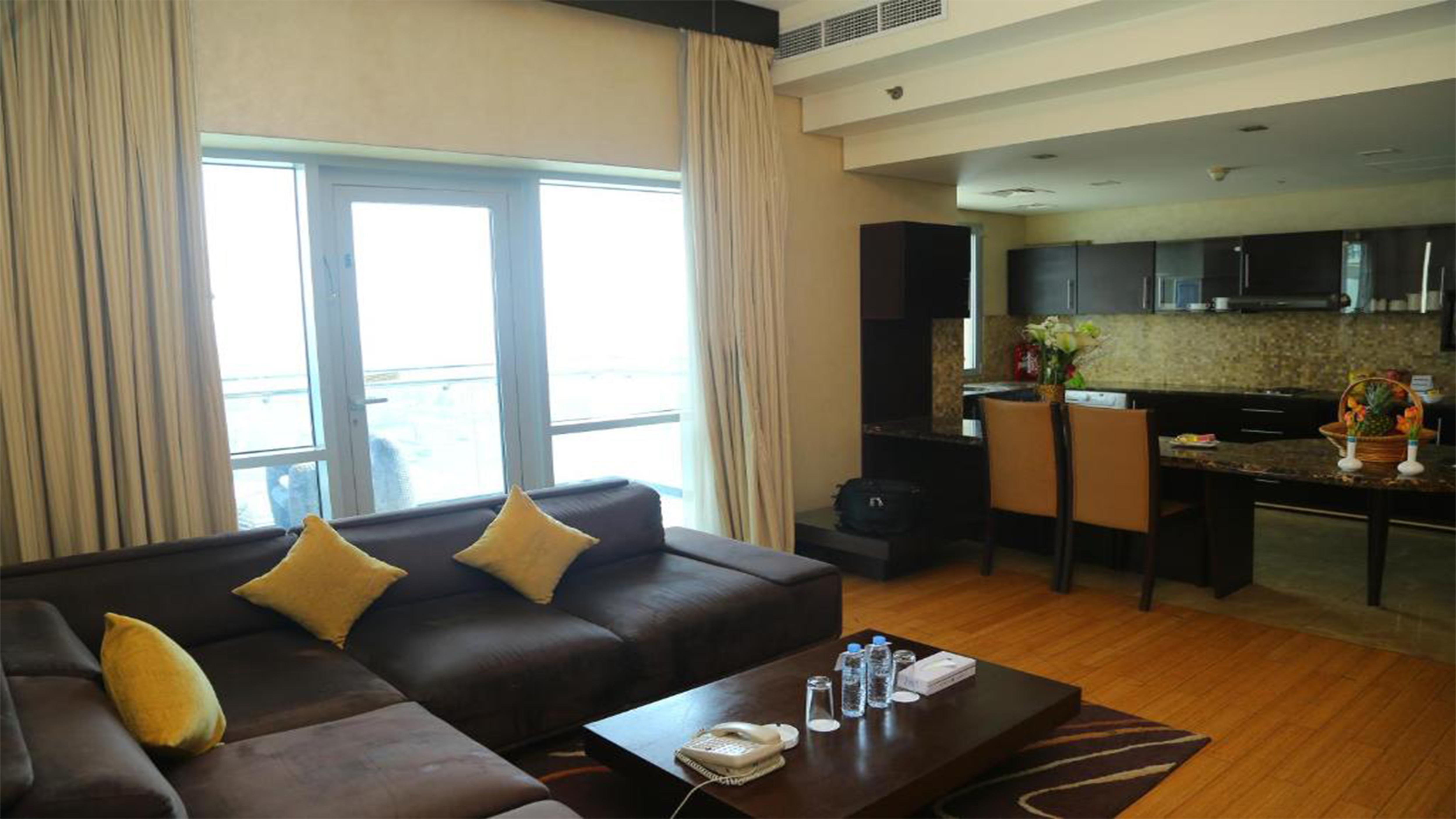 Tulip Creek Hotel Apartments Dubai Dış mekan fotoğraf